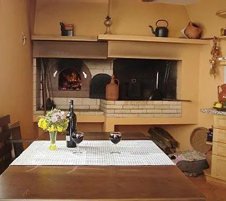 Nettes Ferienhaus In Prazeres Mit Terrasse